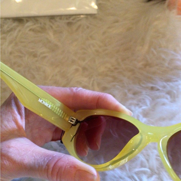 Rare OTRA Monroe Sunnies - Picture 5 of 7